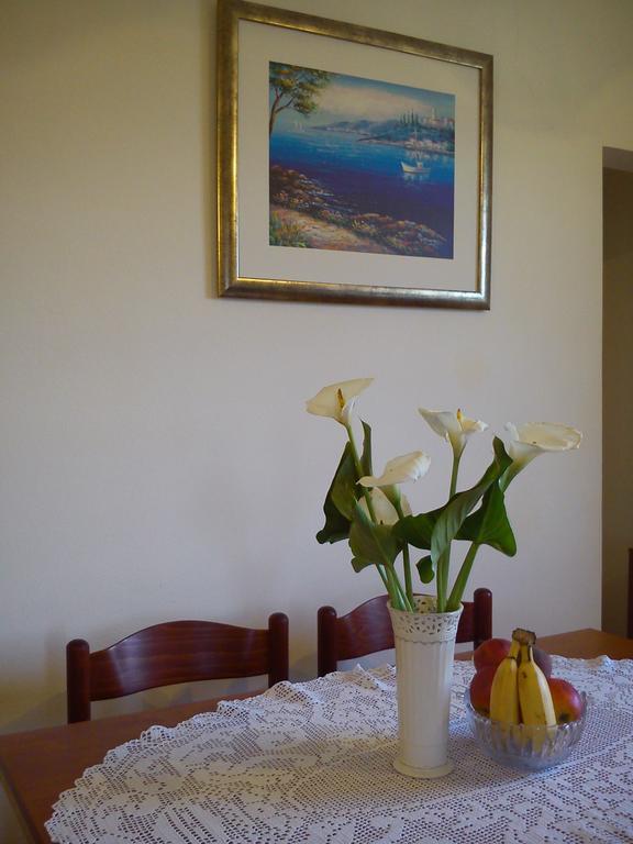 Milutinov Dvor Apartments Vrsi Buitenkant foto