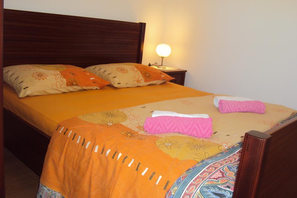 Milutinov Dvor Apartments Vrsi Buitenkant foto