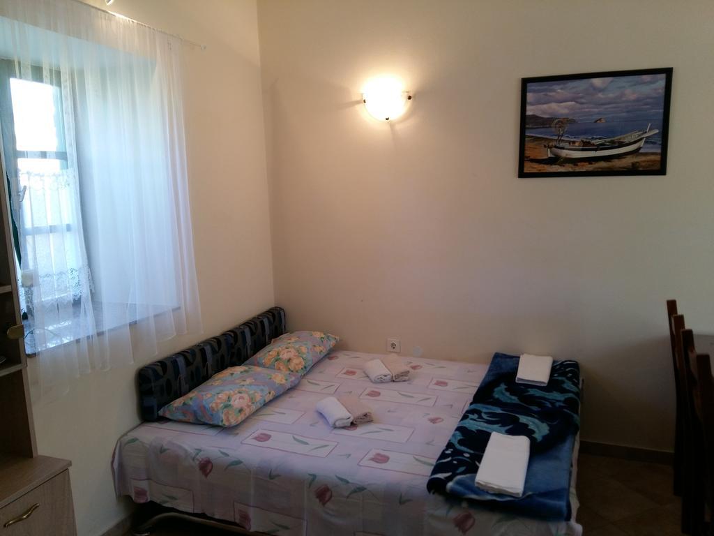Milutinov Dvor Apartments Vrsi Buitenkant foto