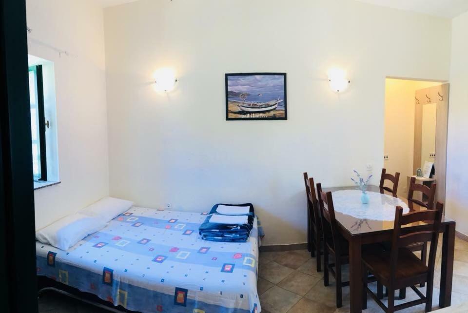 Milutinov Dvor Apartments Vrsi Buitenkant foto